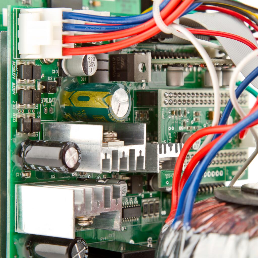 БУ ИБП с правильной синусоидой 24V LPY-B-PSW-1500VA+(1050Вт) 10A/15A - Изображение 6